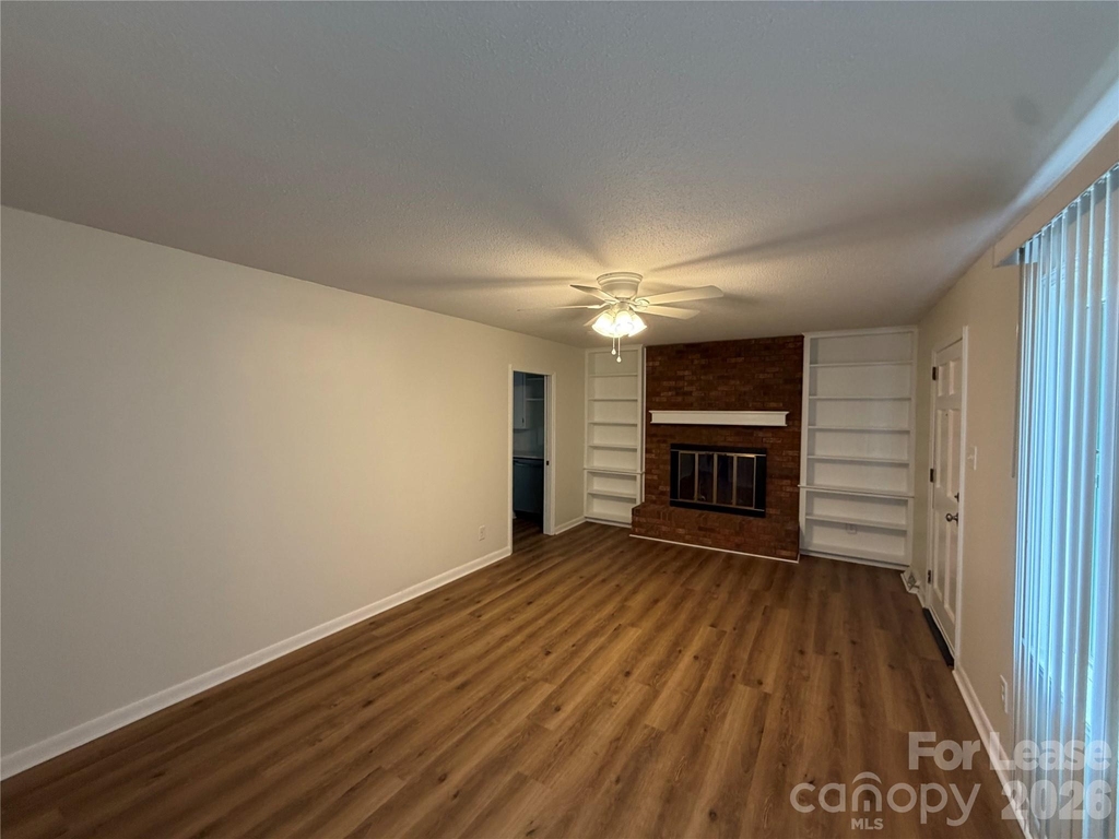 147 Crooked Lane - Photo 4