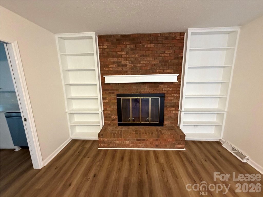 147 Crooked Lane - Photo 5