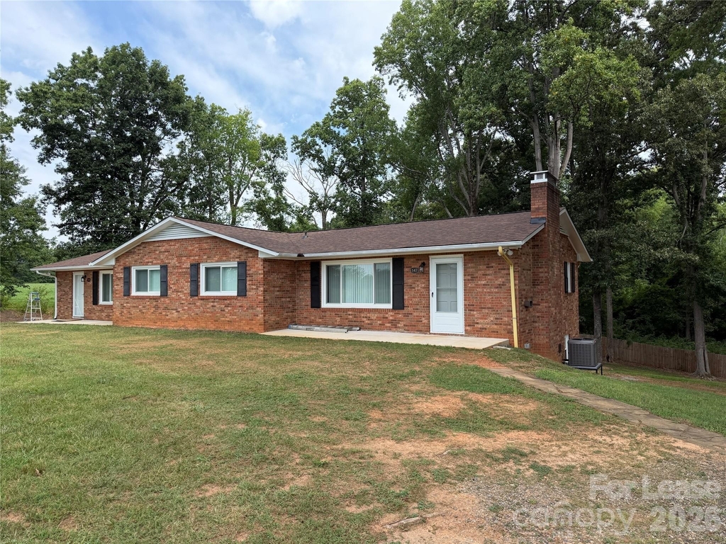 147 Crooked Lane - Photo 0