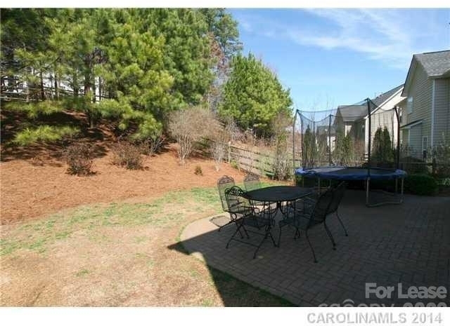 10132 Montrose Drive Nw - Photo 14
