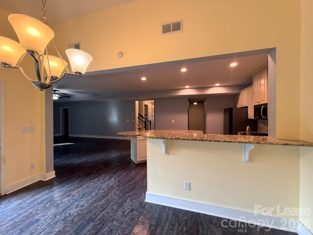 5816 Selkirkshire Road - Photo 9