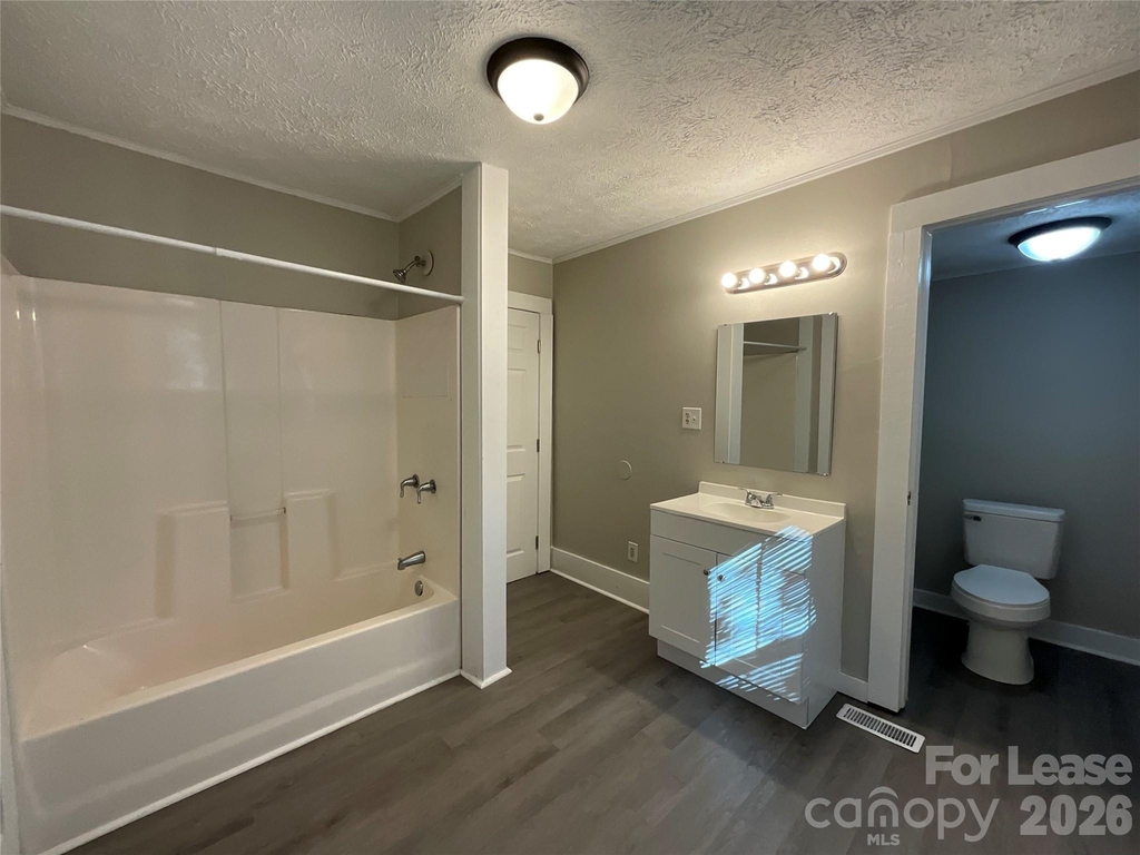 1034 Ridge Avenue - Photo 7