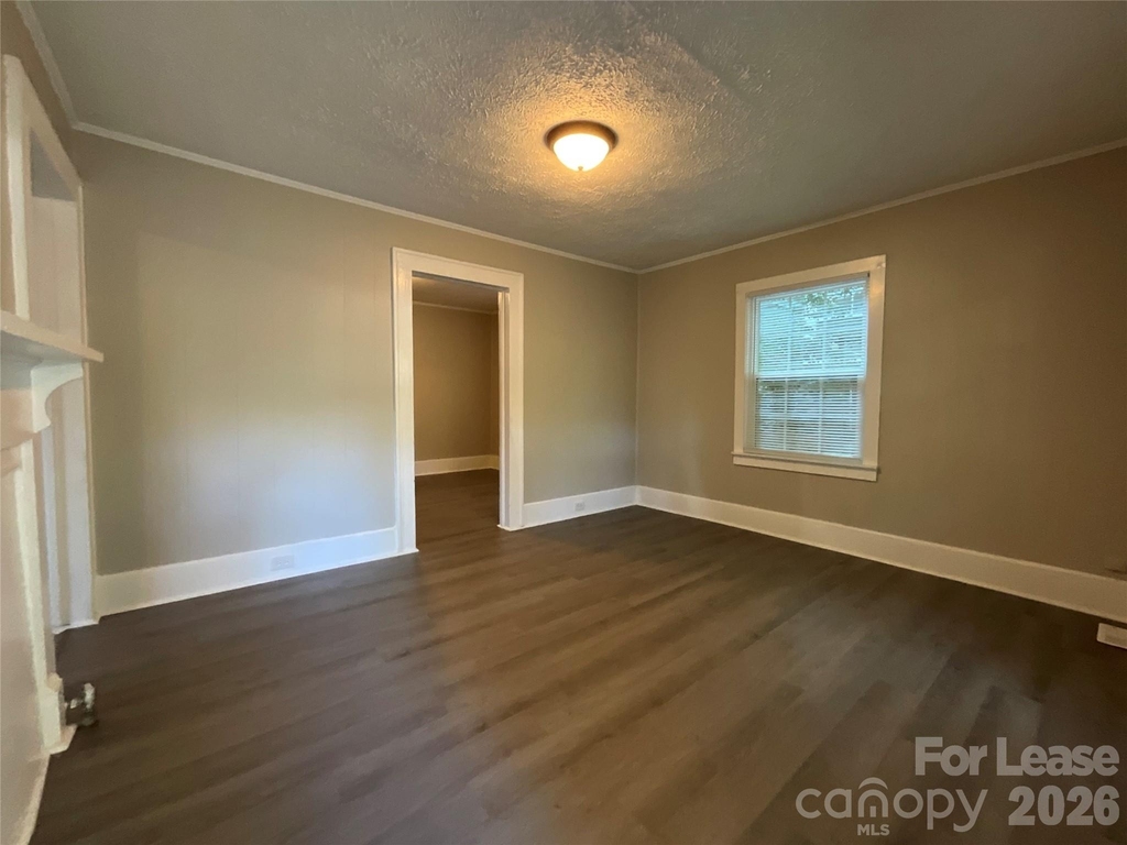 1034 Ridge Avenue - Photo 1