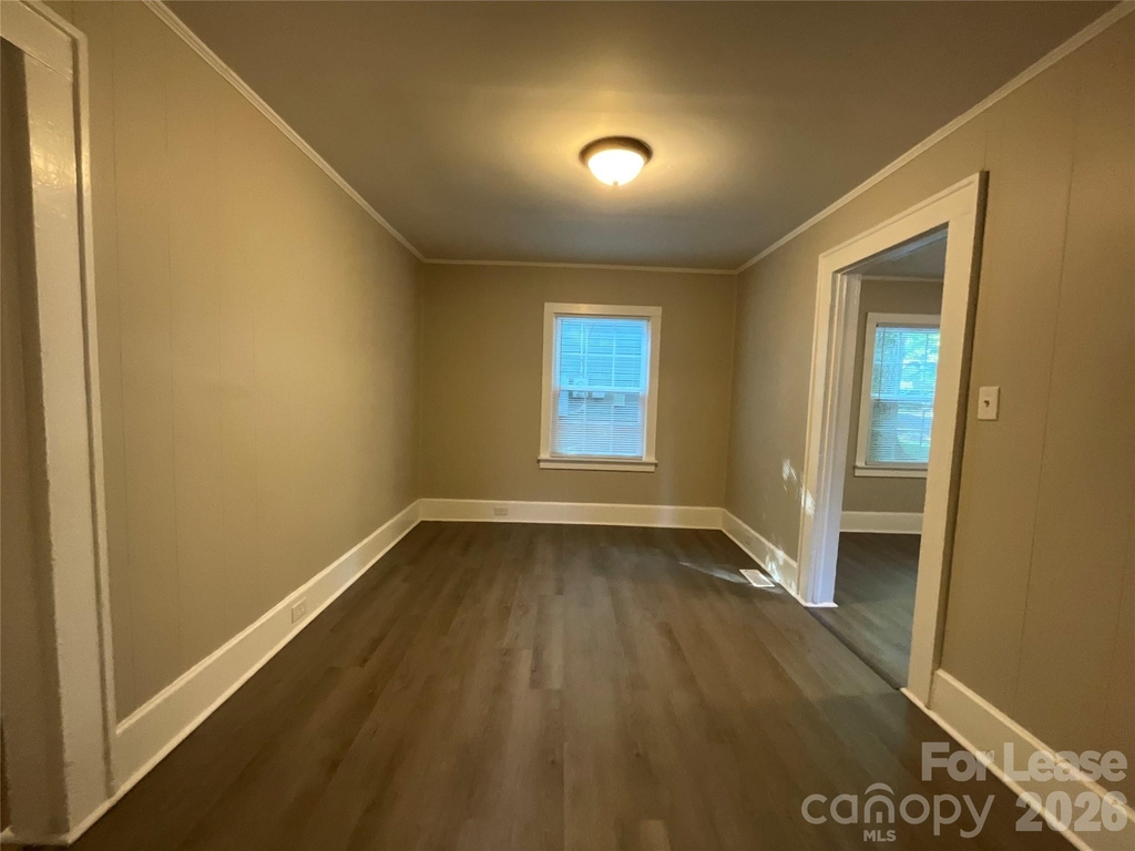 1034 Ridge Avenue - Photo 3
