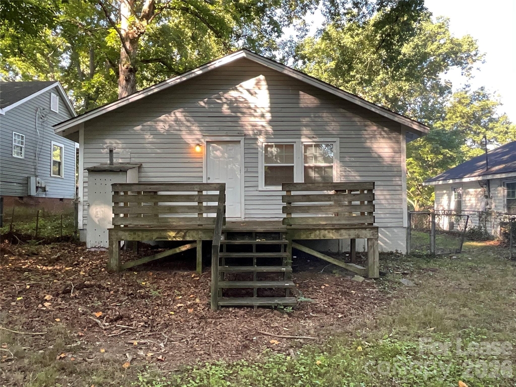 1034 Ridge Avenue - Photo 12