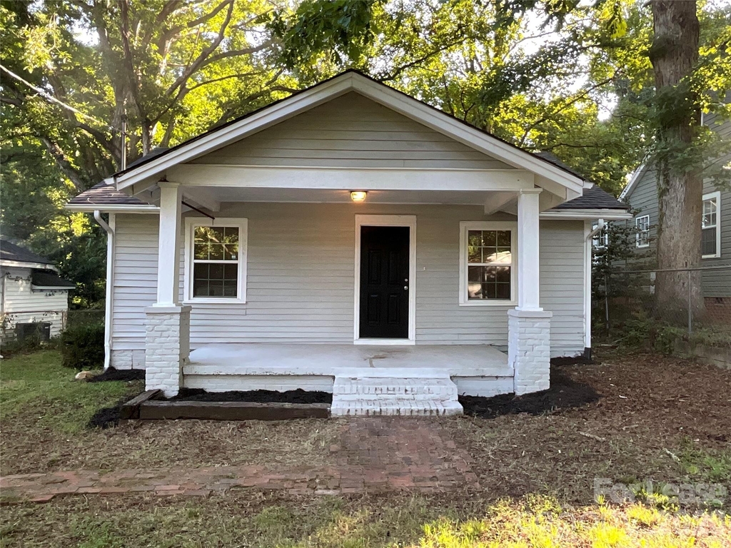 1034 Ridge Avenue - Photo 0