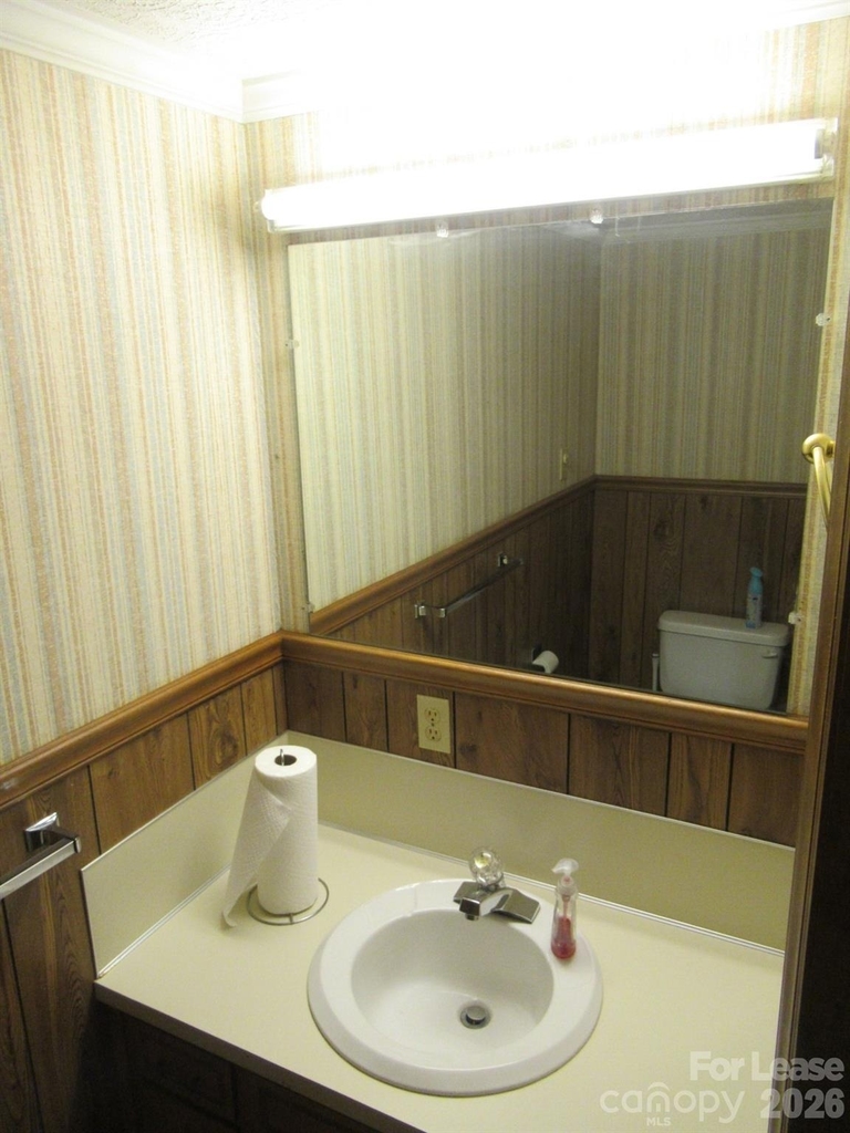 1357 Beal Road - Photo 11