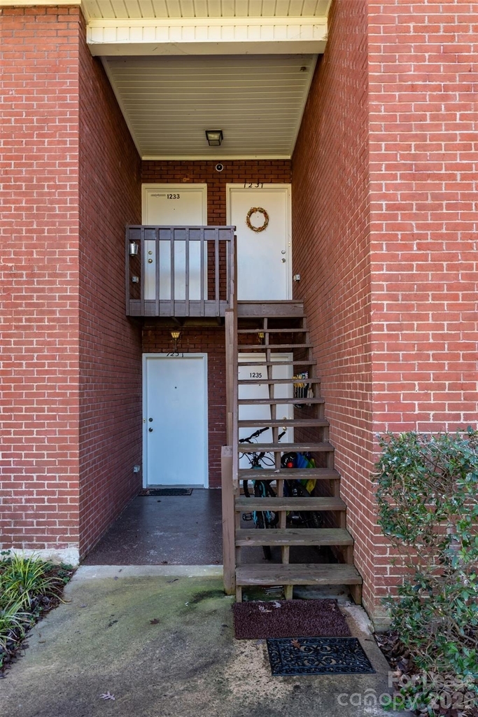 1235 15th Avenue Nw - Photo 3