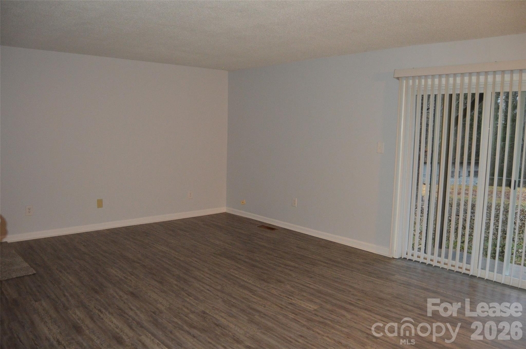 1235 15th Avenue Nw - Photo 8