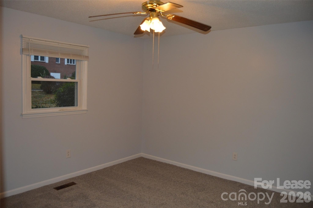 1235 15th Avenue Nw - Photo 10