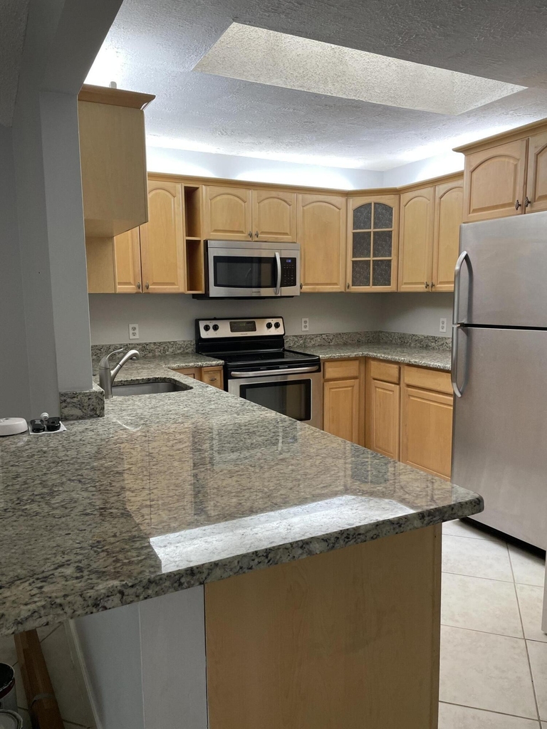 9037 Se Hobe Ridge Avenue - Photo 0
