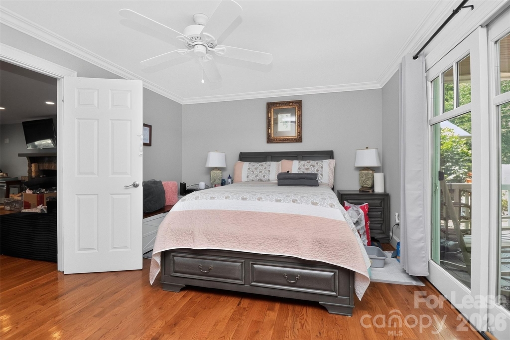 9704 Saddle Avenue - Photo 24