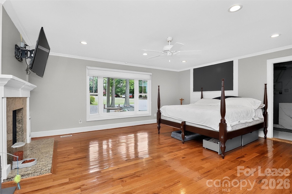9704 Saddle Avenue - Photo 16