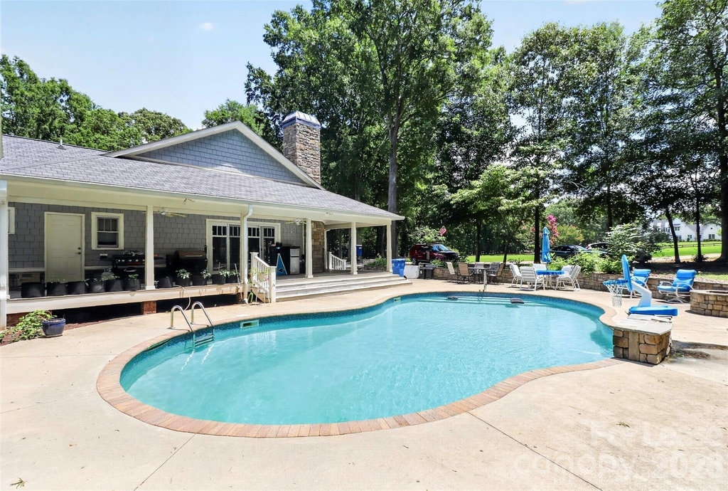 9704 Saddle Avenue - Photo 28