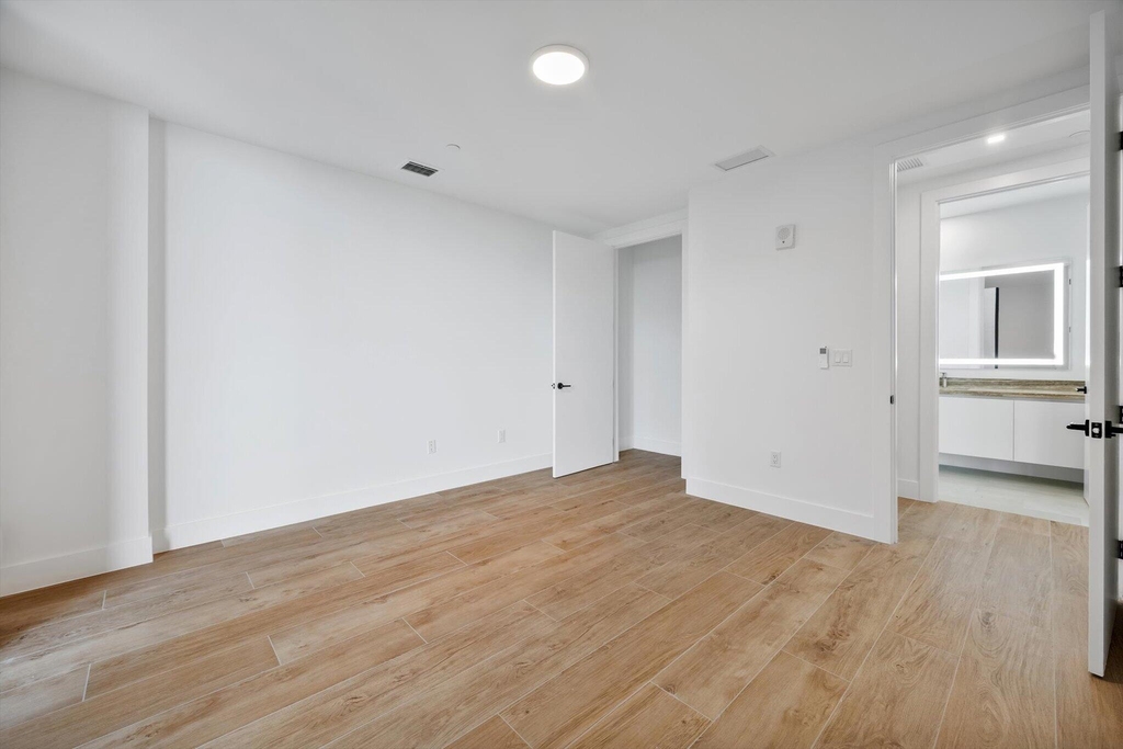 3034 Oak Avenue - Photo 25