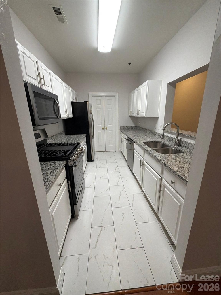 5609 Fairview Road - Photo 8
