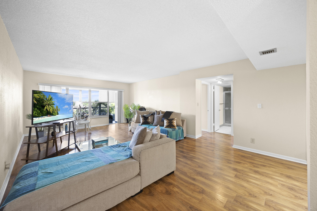 10777 W Sample Road - Photo 2