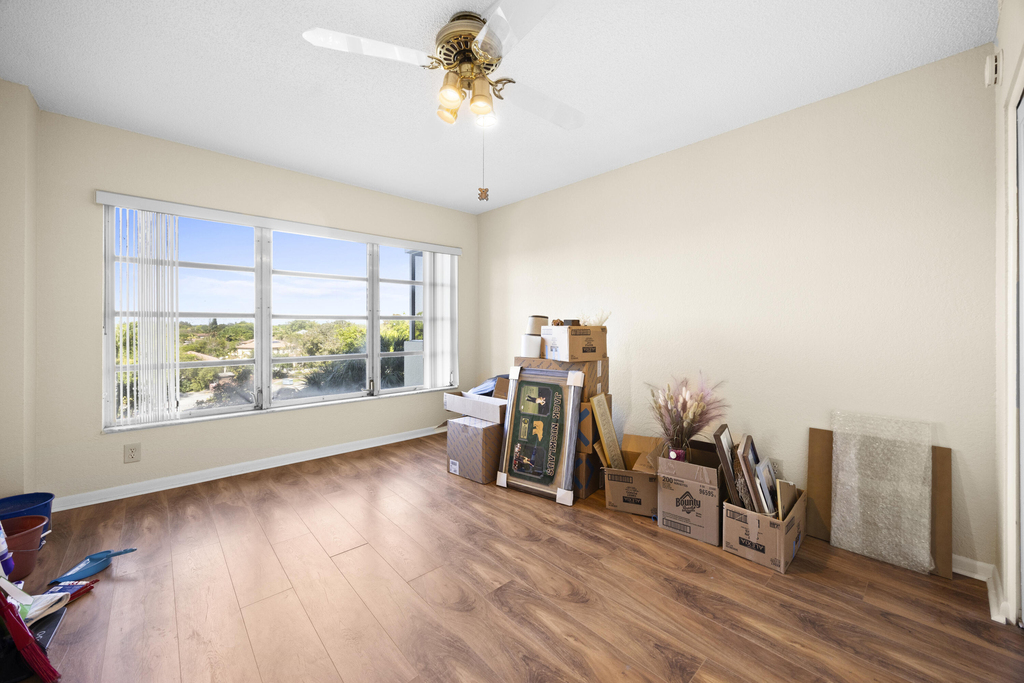 10777 W Sample Road - Photo 4
