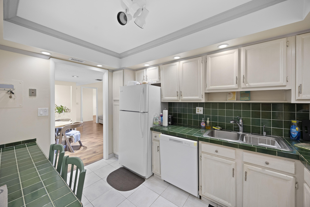10777 W Sample Road - Photo 11