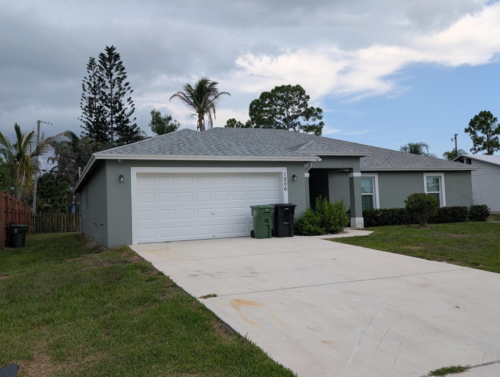 1206 Sw Asturia Avenue - Photo 2