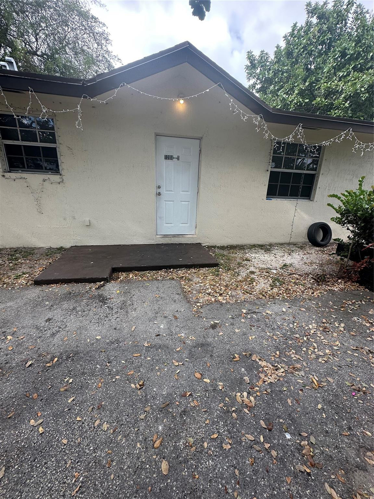 1208 N 57th Avenue - Photo 0