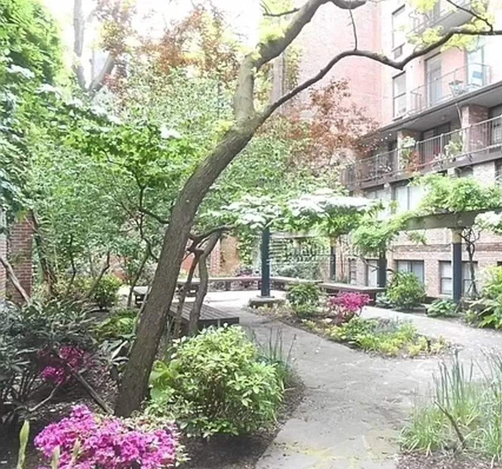 East 12th Street - Photo 14