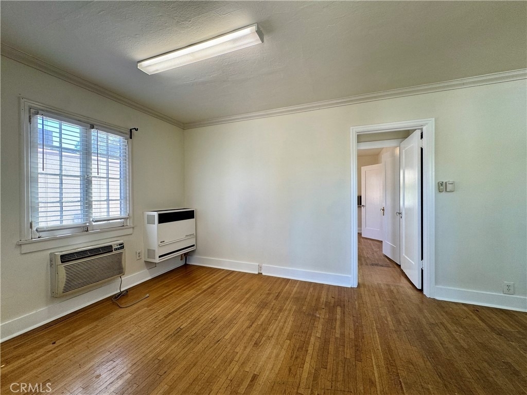 1714 Gillette Crescent - Photo 4