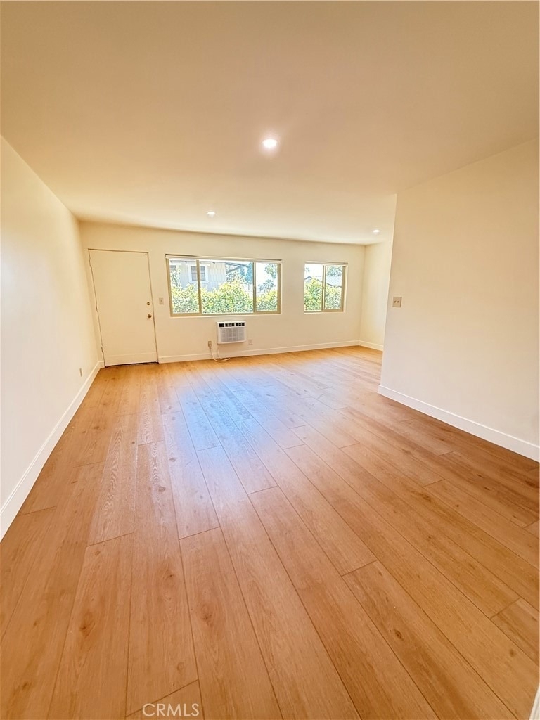 1651 Golden Gate Ave - Photo 4