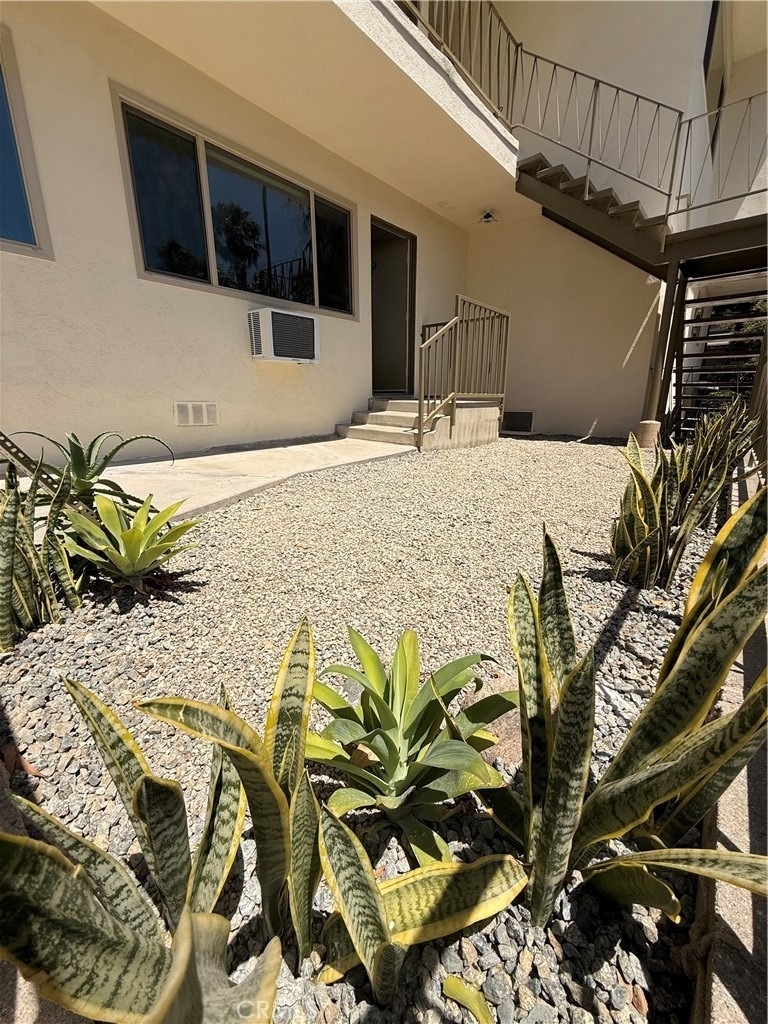 1651 Golden Gate Ave - Photo 0