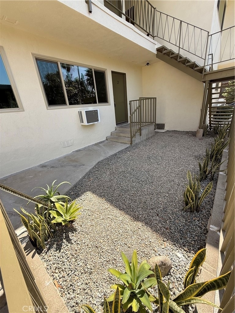 1651 Golden Gate Ave - Photo 6