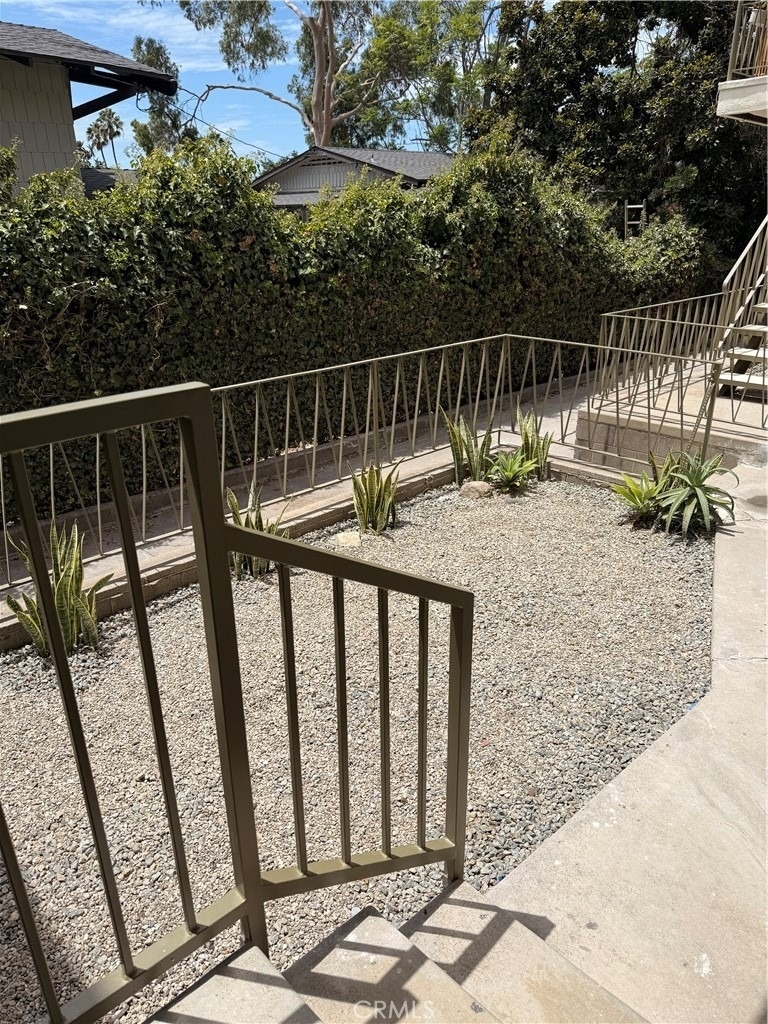 1651 Golden Gate Ave - Photo 5