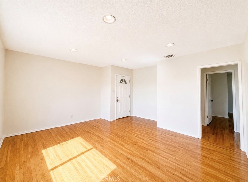 1372 W 36th Street - Photo 2