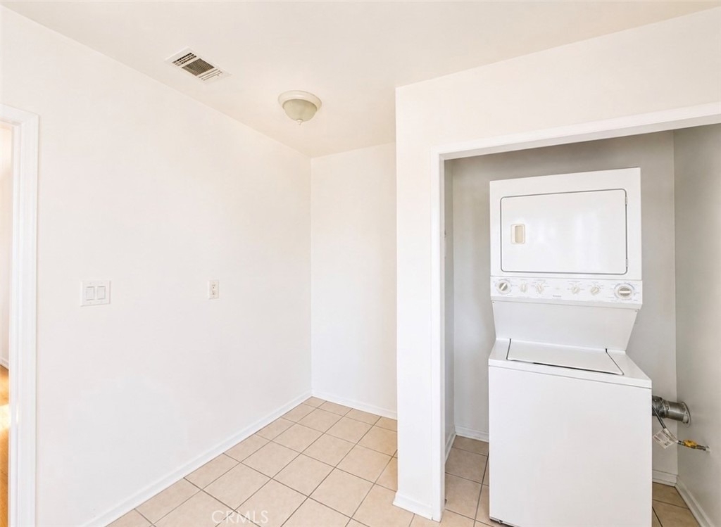 1372 W 36th Street - Photo 6
