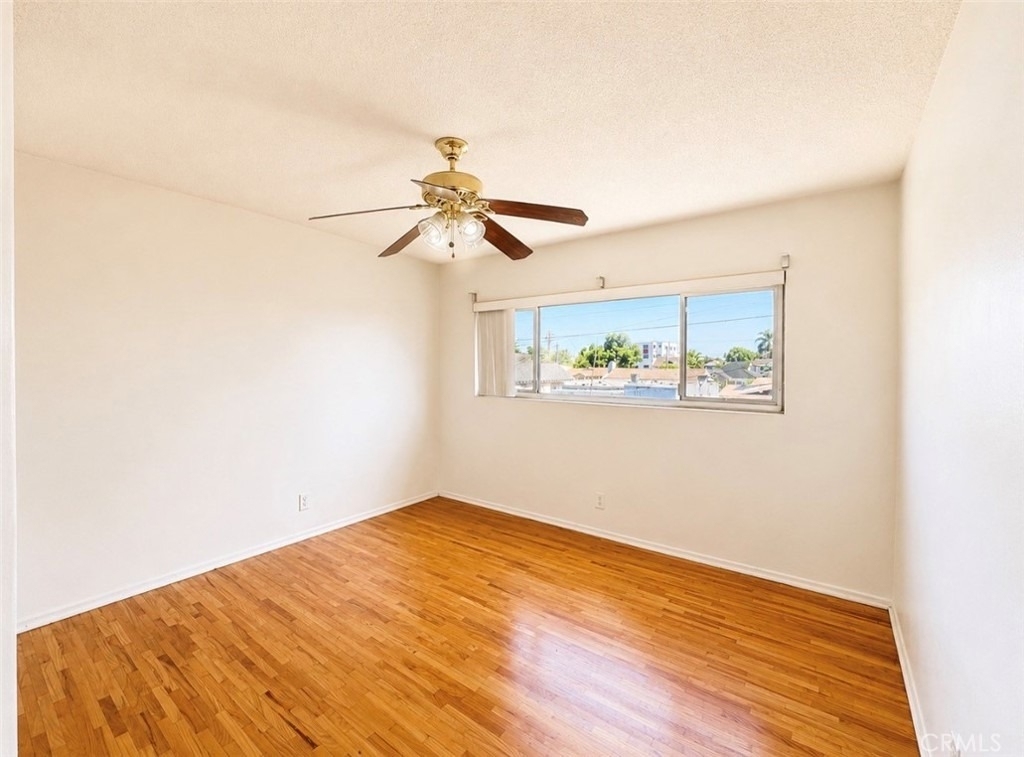 1372 W 36th Street - Photo 14