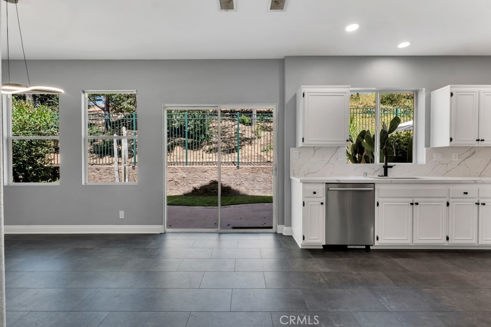 606 Hooper Avenue - Photo 5