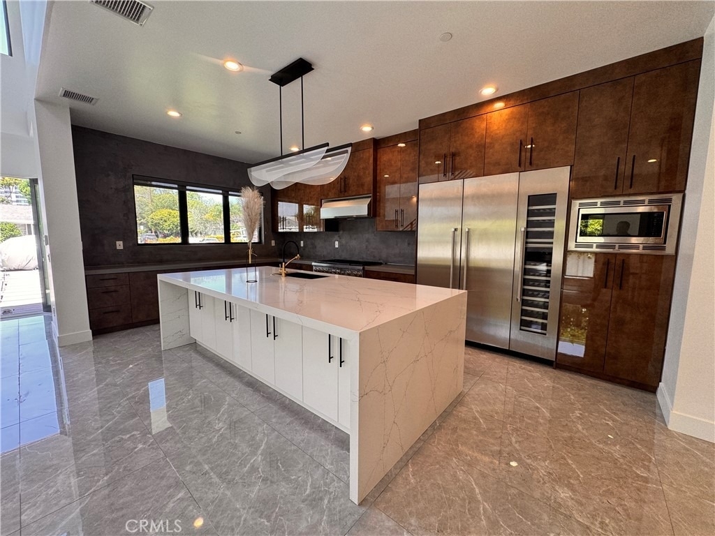 11230 Pickford - Photo 1