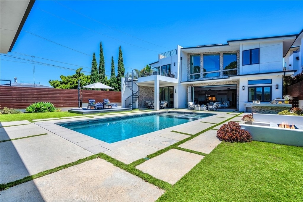 503 S Lucia Avenue - Photo 2