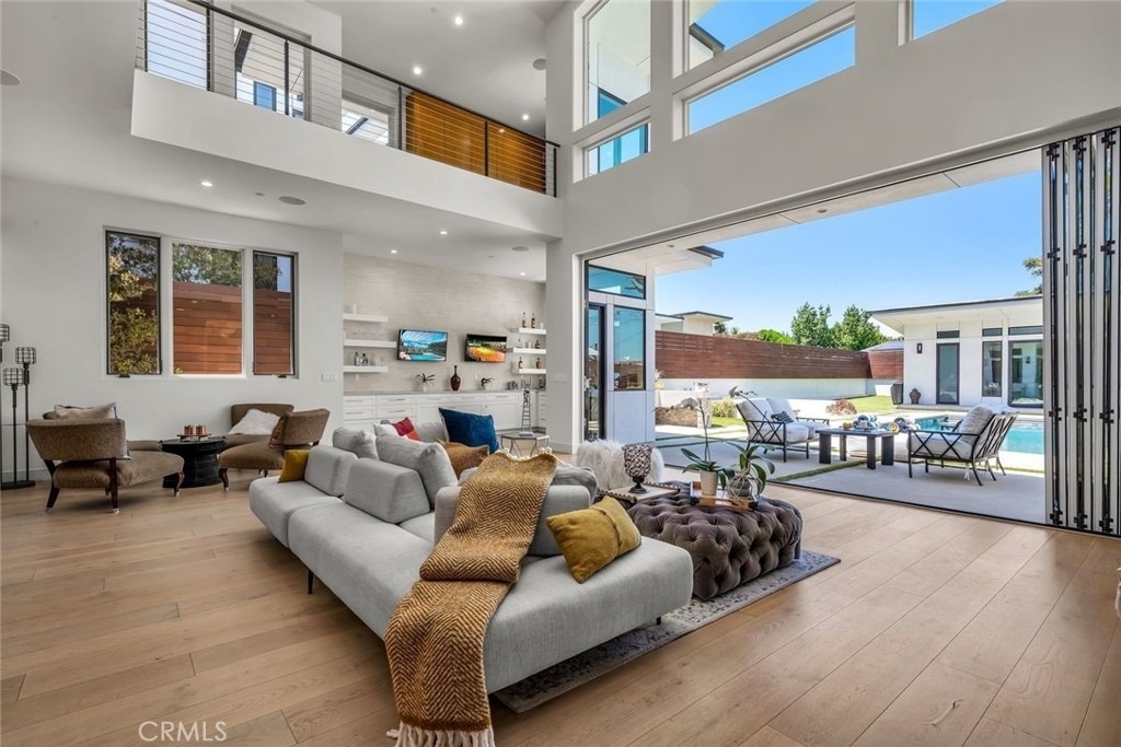 503 S Lucia Avenue - Photo 8