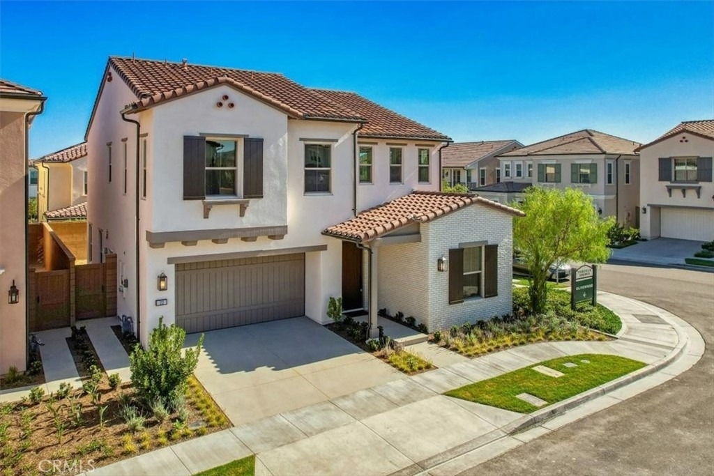 212 Mistwater - Photo 1