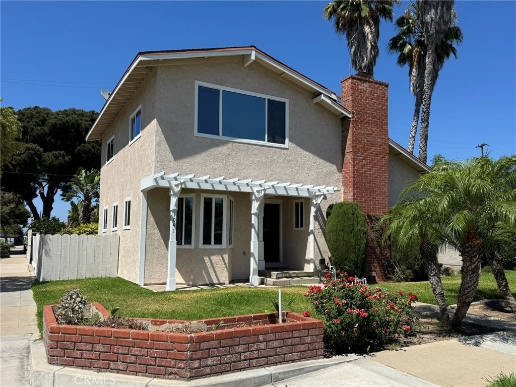 1041 W Acacia - Photo 0