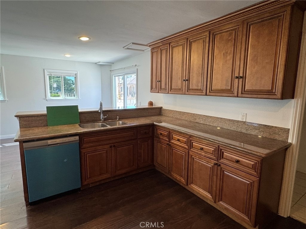 1041 W Acacia - Photo 7