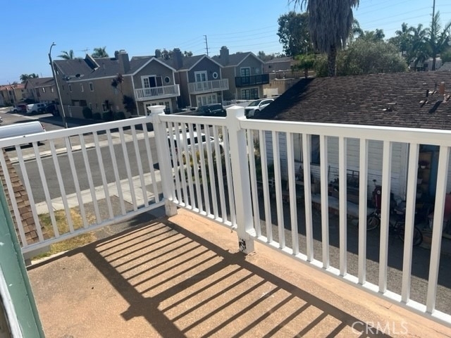 1605 Huntington Street - Photo 2