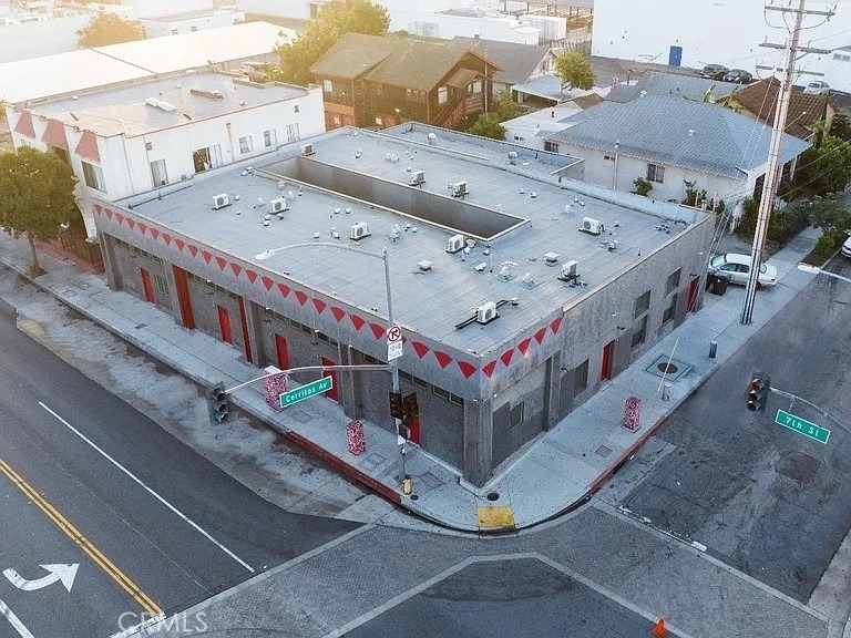 1100 E 7th Street - Photo 0