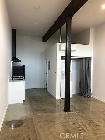 1100 E 7th Street - Photo 1