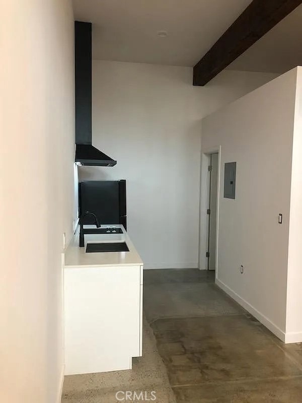 1100 E 7th Street - Photo 3