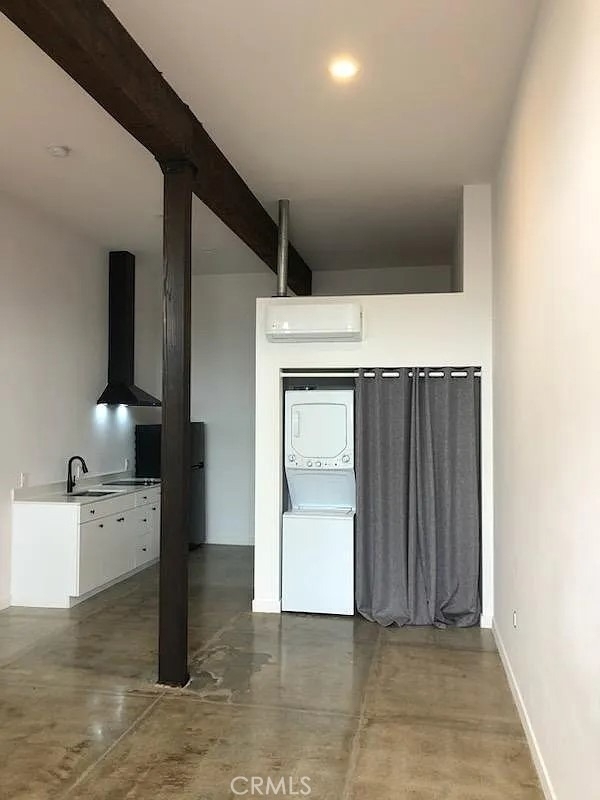 1100 E 7th Street - Photo 2