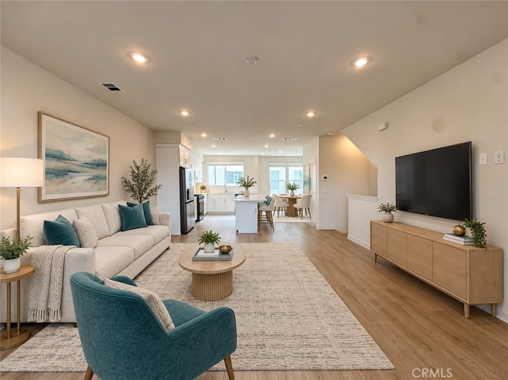 652 E Fourth Street - Photo 5