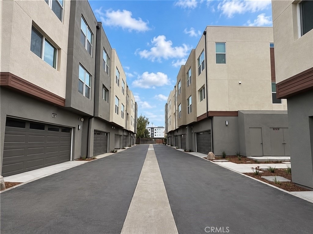 652 E Fourth Street - Photo 23