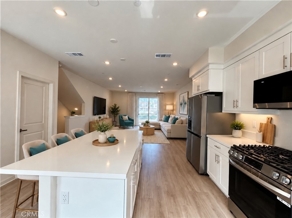 652 E Fourth Street - Photo 8