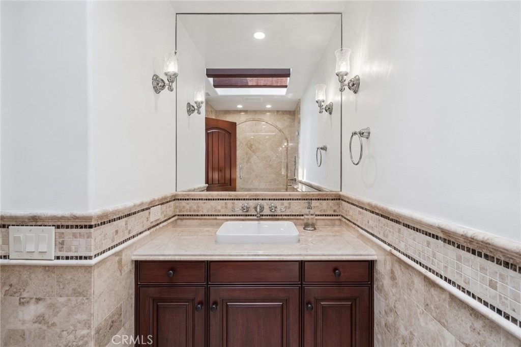 3214 Clay St - Photo 18